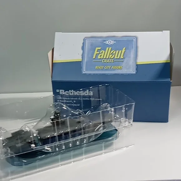 NIB Limited Edition Rivet City Figure - Picture 1 of 7